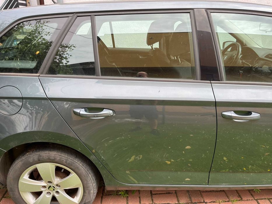 drzwi tył tylne tylnie prawe skoda fabia iii 3 6v9 kombi 2014-2021 lf7y f6f6