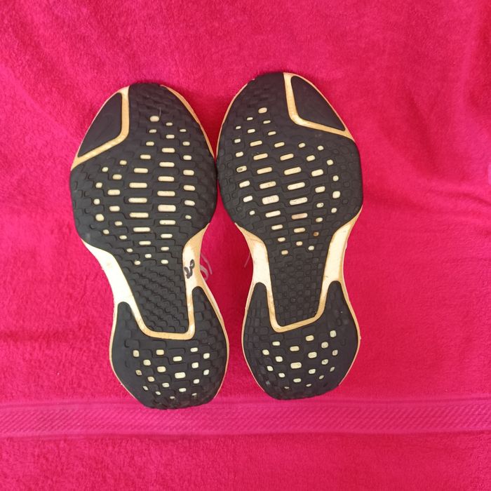 Стан 10/10 розмір 43 устілка 27.5 смNike ZoomX Invincible Run 3 Sesame Coconut Milk Men's оригінал.