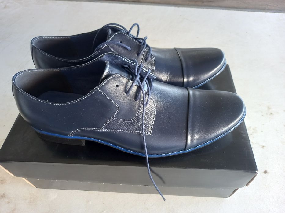 Buty eleganckie wykonane ze skory