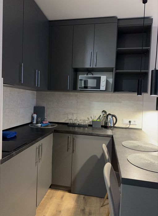 Свободна! Смарт квартира ! Возле метро Харьковская 5 мин , Позняки