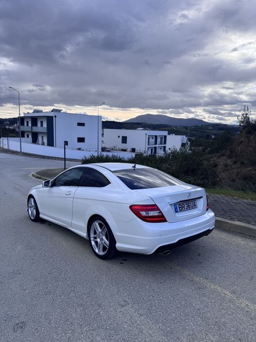Mercedes-Benz C-Coupé C220 – 145.000 km | Automático 7G-Tronic