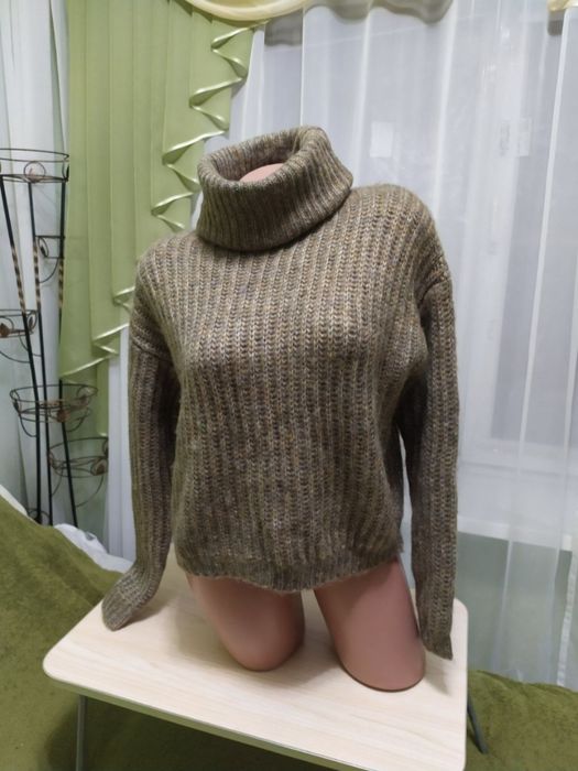 Женский теплый свитер