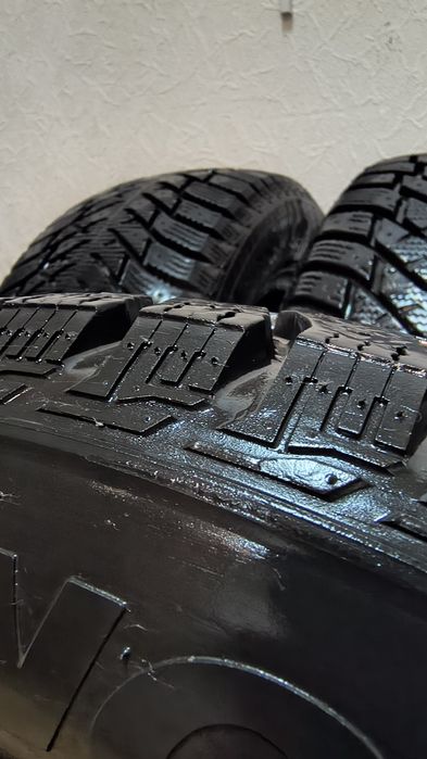 Шини зима 215/60/16  linglong green max winter grip 2