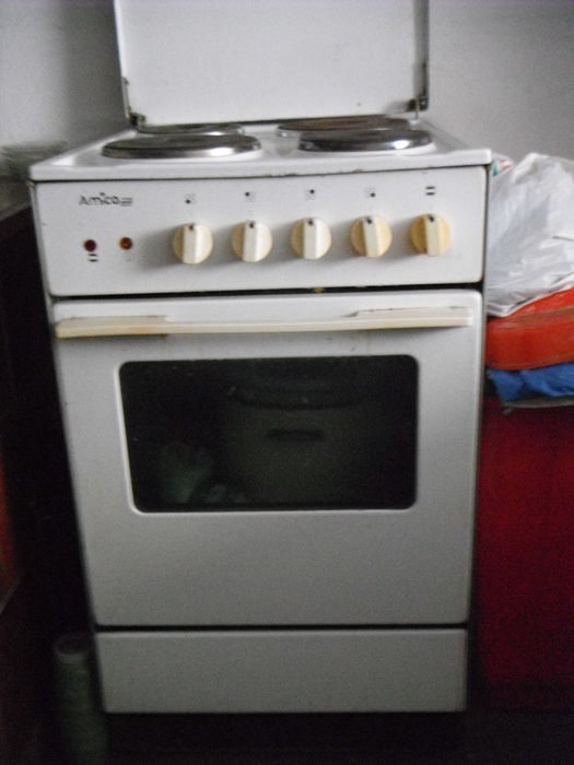 Kuchnia elektryczna z piekarnikiem Amica