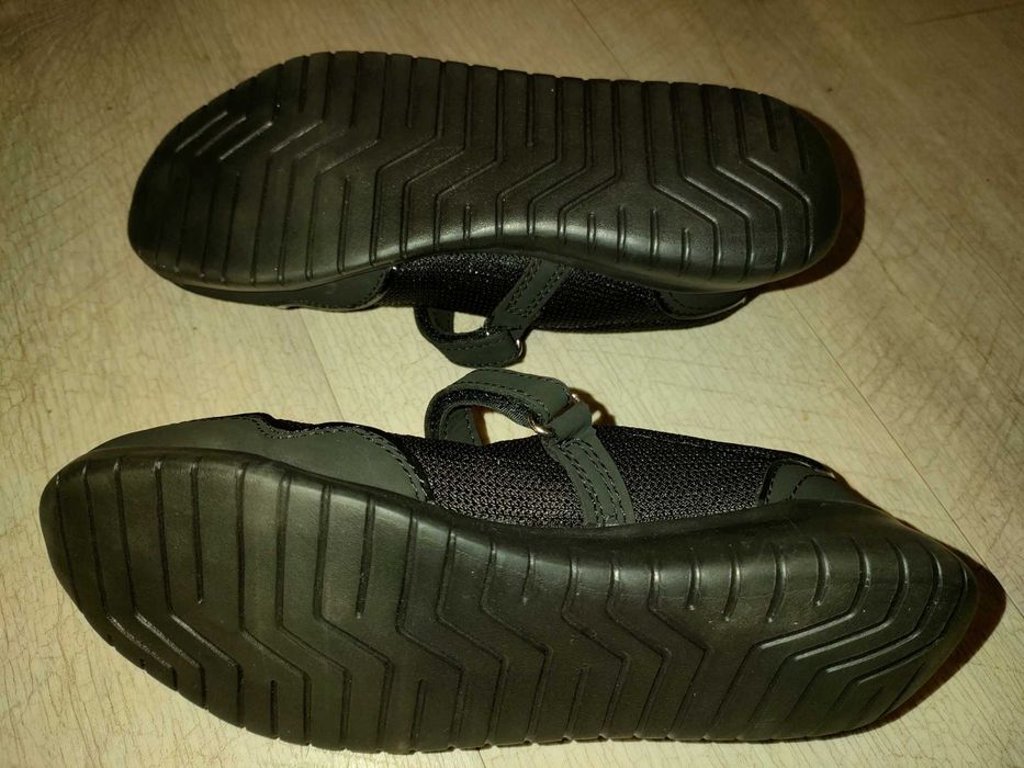 Nowe kapcie pełne tekstylne 36