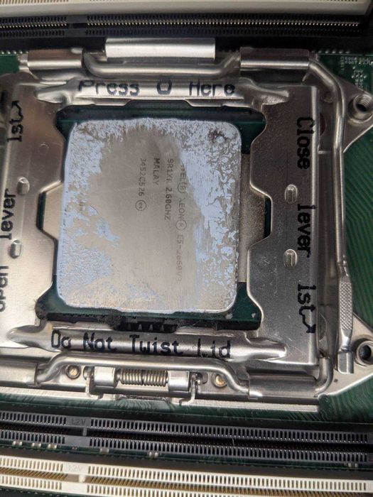 Сервер HP Proliant ML150 GEN9