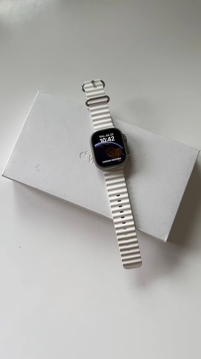 Apple  Watch Ultra 2 49mm Titanium White Ocean Band