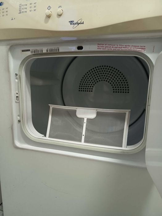 Vendo máquina de secar roupa,usada em bom estado