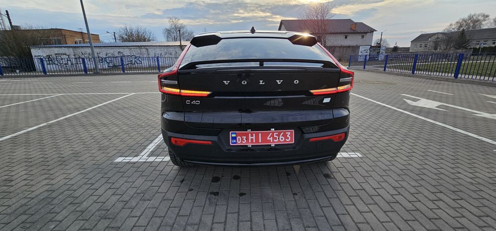 Електроавтомобіль Volvo C40 Recharge