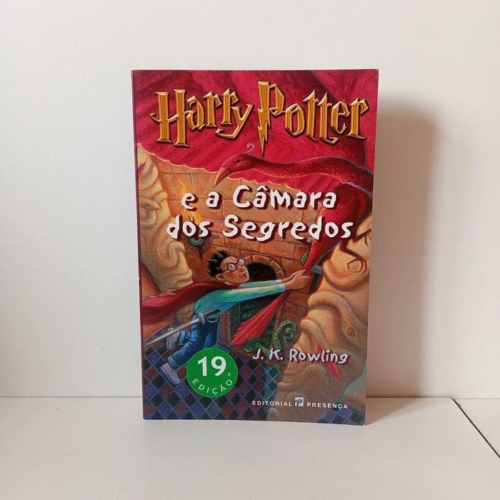 Harry Potter E A Câmara Dos Segredos - J. K. Rowling