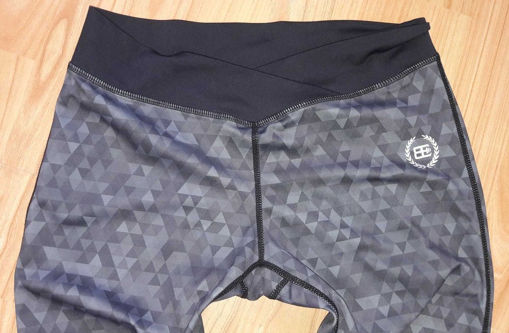 Modelujace legginsy szaro -czarne L