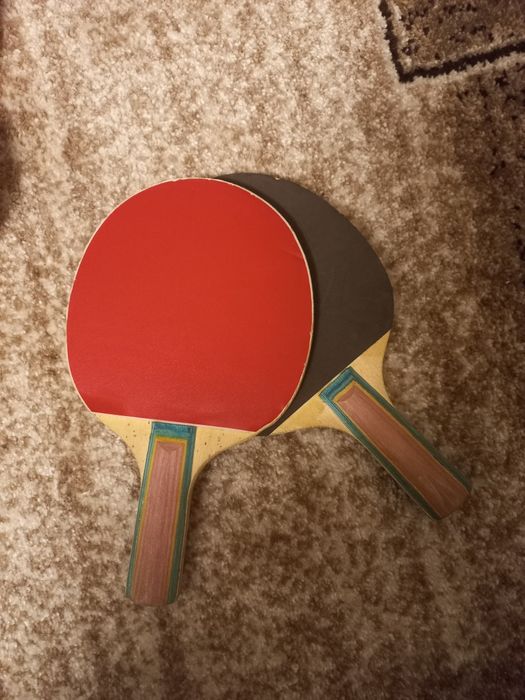 Тенісні ракетки звичайні