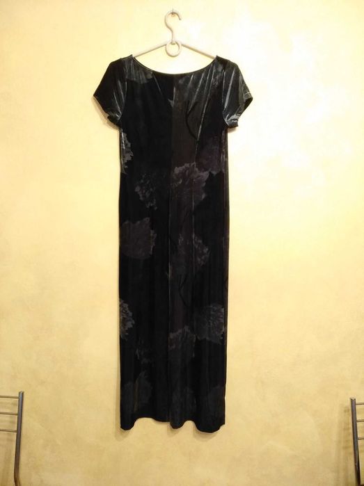 Sprzedam welurową sukienkę wieczorową