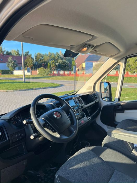 Wypożyczalnia Samochodów dostawczych i 9 - osobowych. Bus - Wynajem