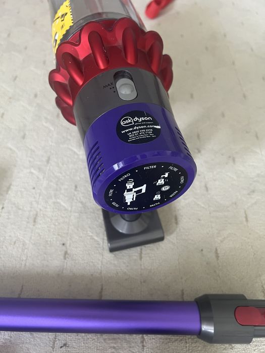 Пилосос dyson v10
