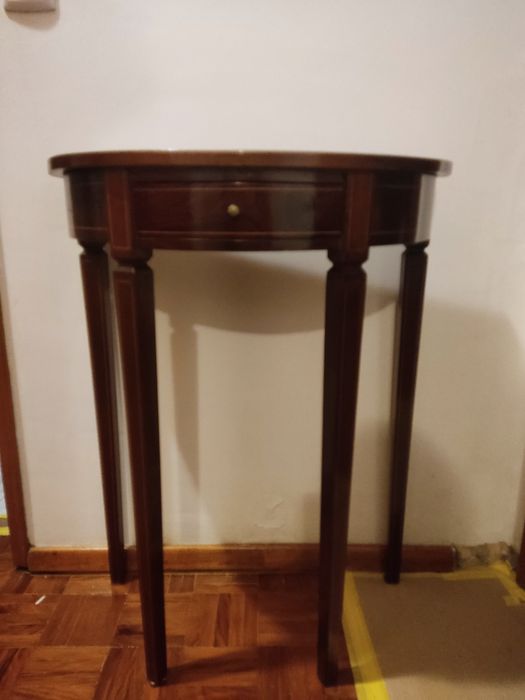 Mesa de apoio meia lua