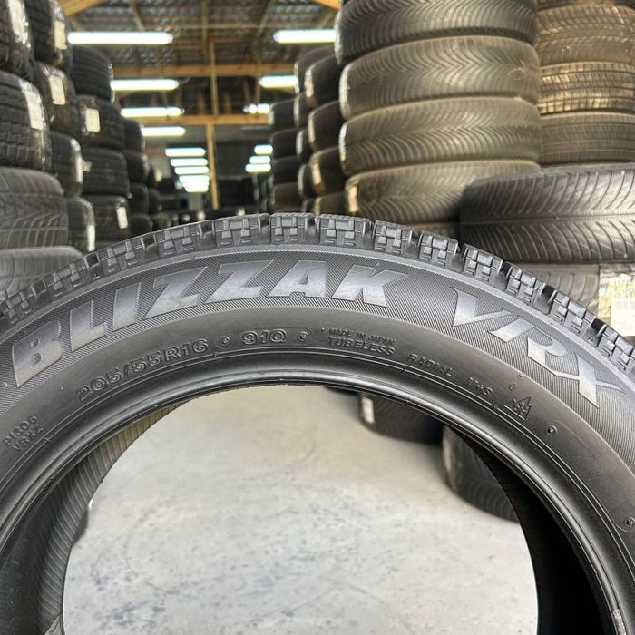 Bridgestone BLIZZAK VRX 205/55 R16 резина бу 7 мм арктична зима від 1 шт