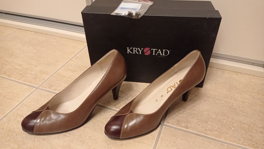 Buty damskie czółenka skórzane Krystad r. 39