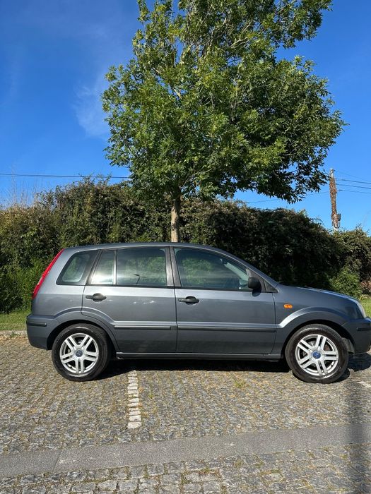 Ford Fusion 1.4 Bi-Fuel GPL | 2004 | 1 Proprietário | Inspeção Sem Anotações