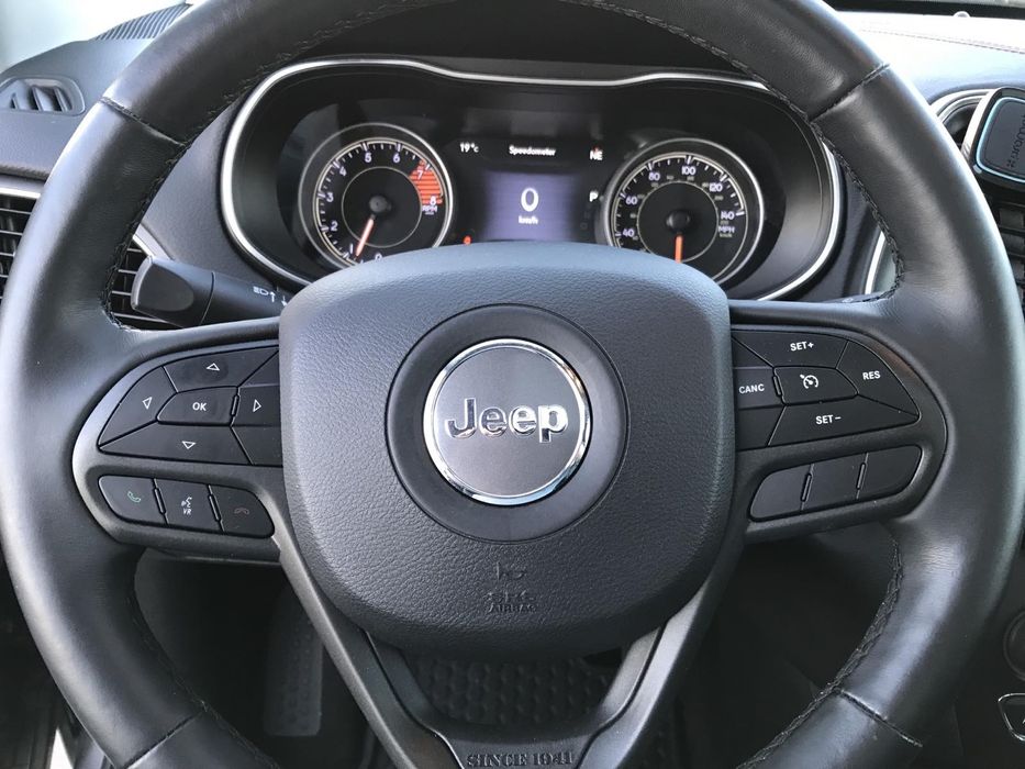 ДЖИП чероки трейлхок 2018г. пробег 91000км.