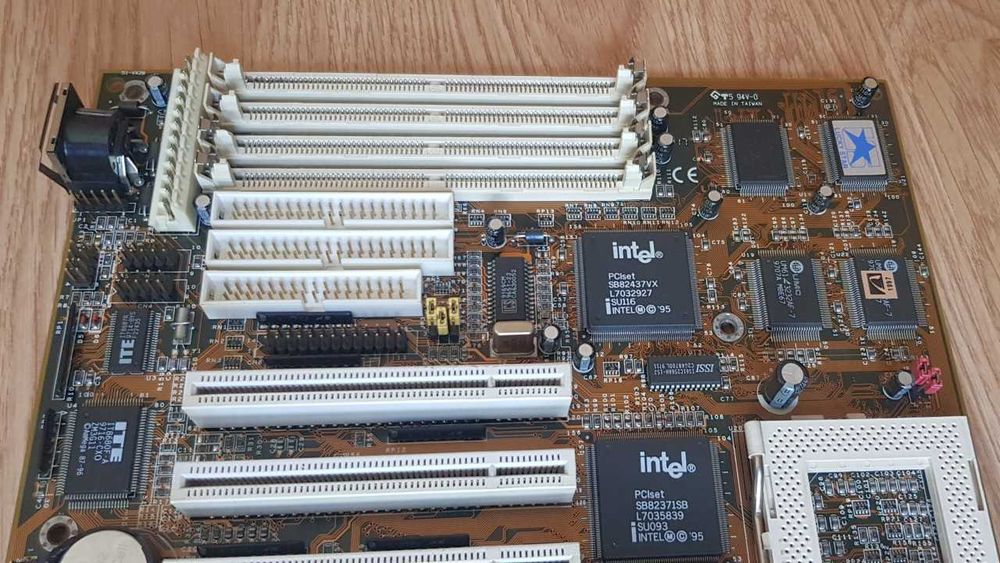 Płyta Główna Lucky Star 5I-VX2B Socket 7 Pentium MMX Retro PC