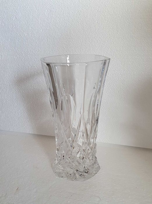 Soberba Jarra de Cristal trabalhado - 21 cm - vintage