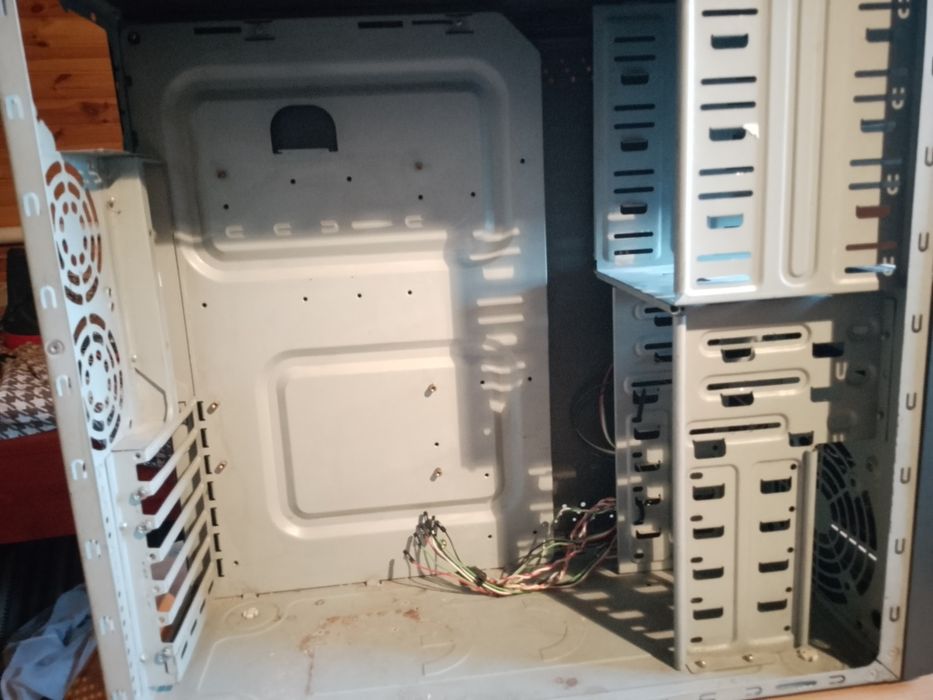 Корпус ATX . Тільки САМОВИВІЗ !!!