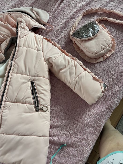 Продам курточку для дівчинки!