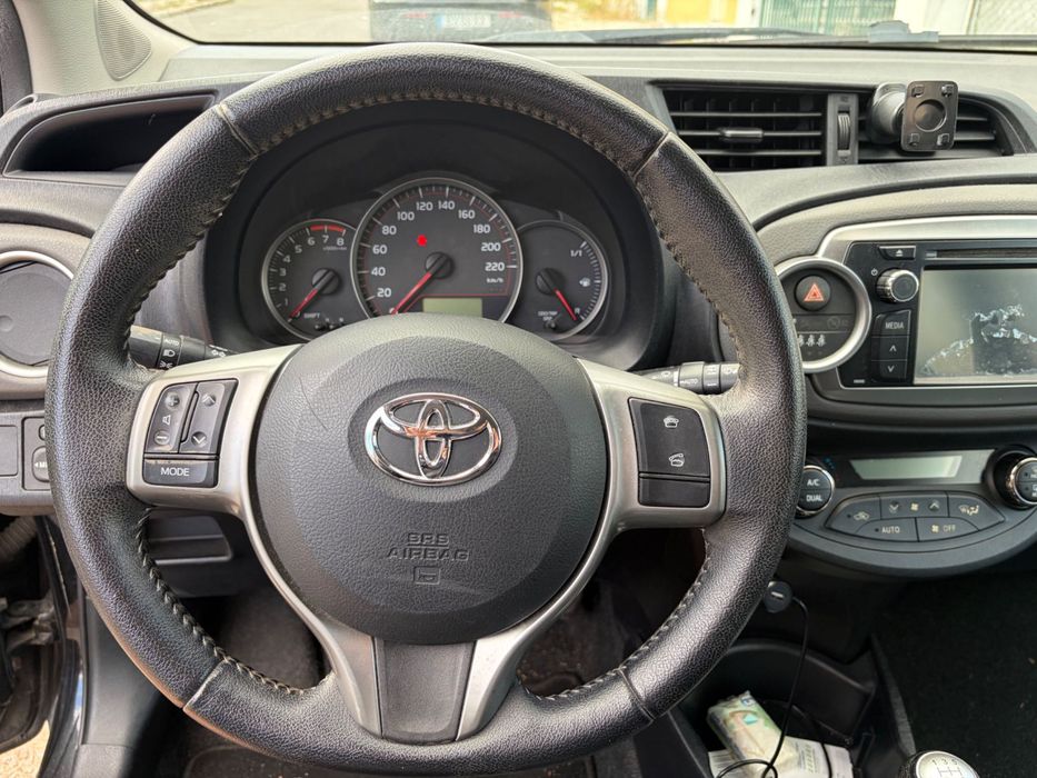 TOYOTA Yaris Nacional