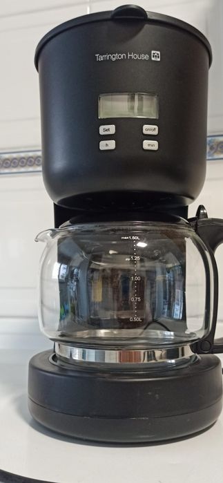Cafeteira de filtro elétrica Tarrington House (modelo CM2213) | nova