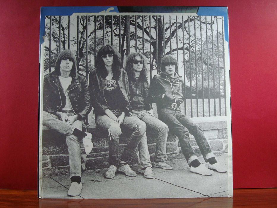 Ramones - Leave Home / VG Plus / LP / PT / 1977