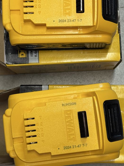 Szlifierka DeWalt DCG405 aku 2x5Ah ładowarka, Gratis wkrętarka DCD776!