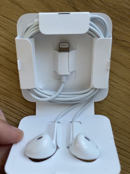 Навушники Apple iPod EarPods with Mic Lightning