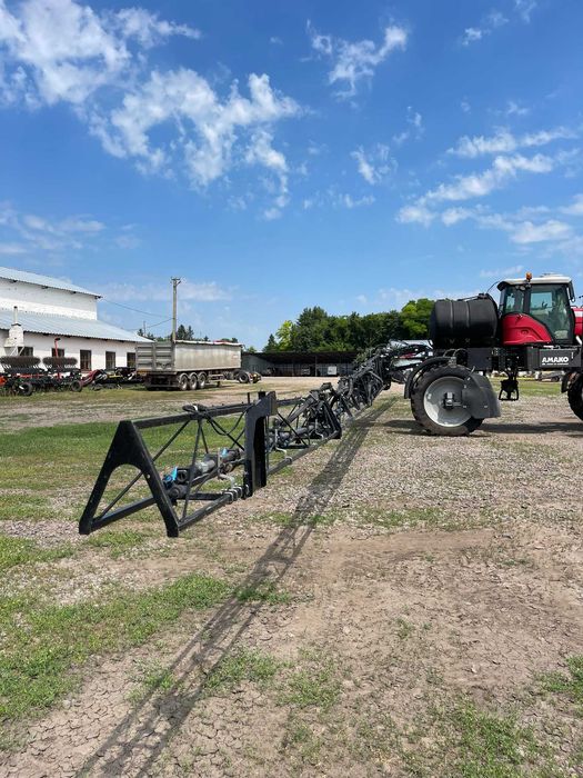 Самохідний обприскувач Massey Ferguson 9330