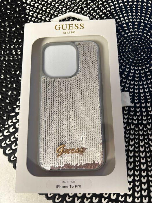 GUESS etui case do iPhone 15 Pro srebrny