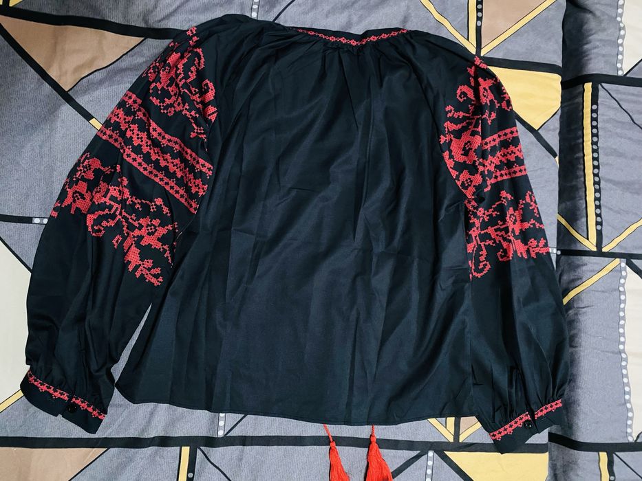 Блуза в стилі вишиванки