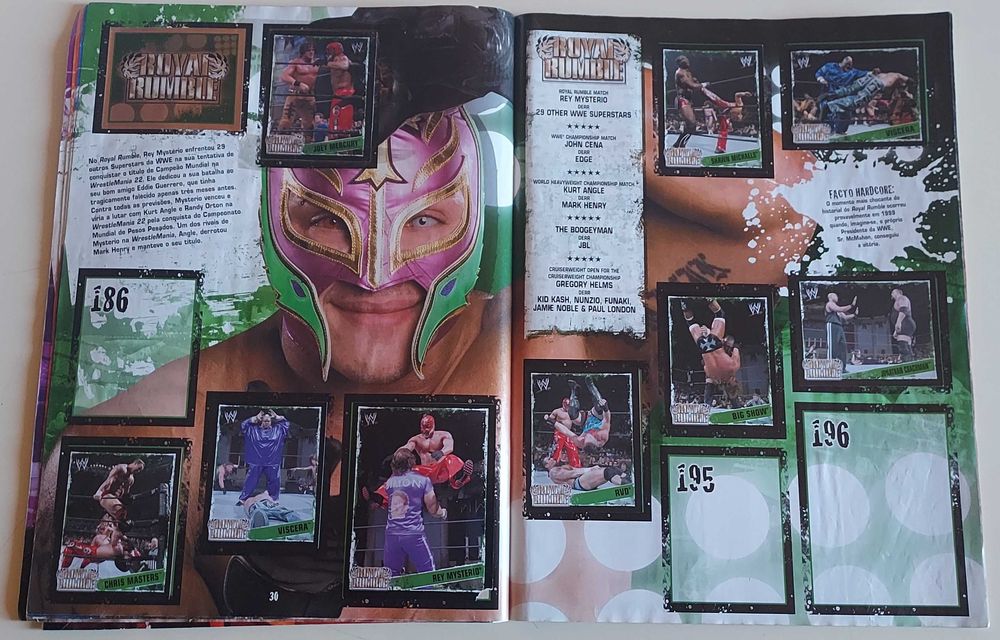 Caderneta WWE CHAMPIONS (2006) (Incompleta)