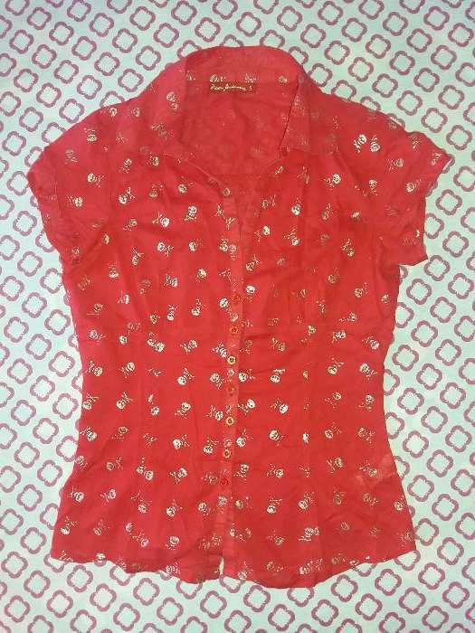 Camisa stradivarius com caveiras