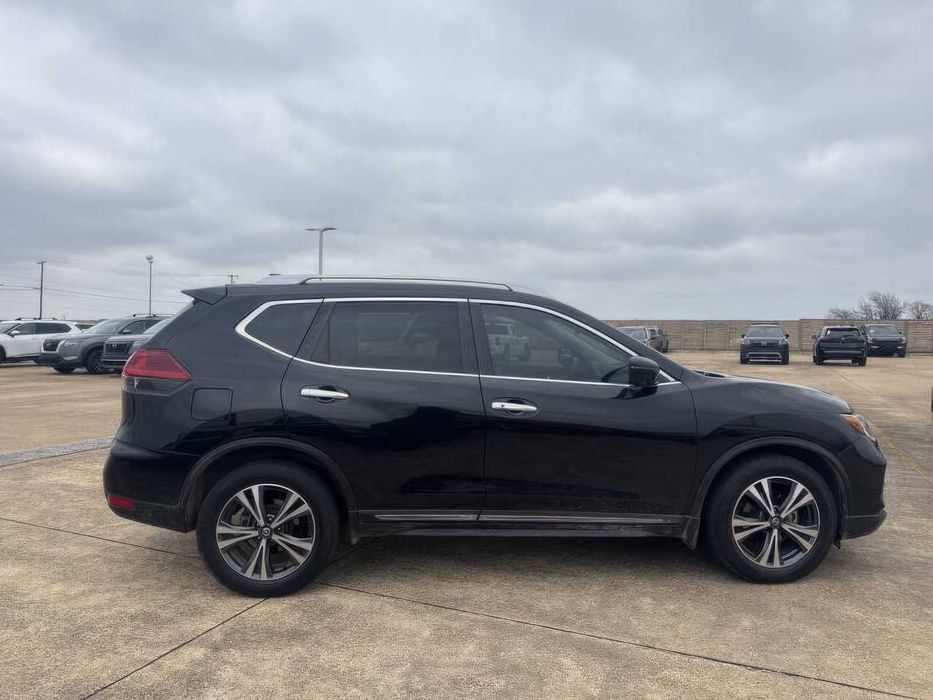 Nissan Rogue SL      2018