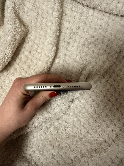 iPhone 11, 64GB, white (biały)