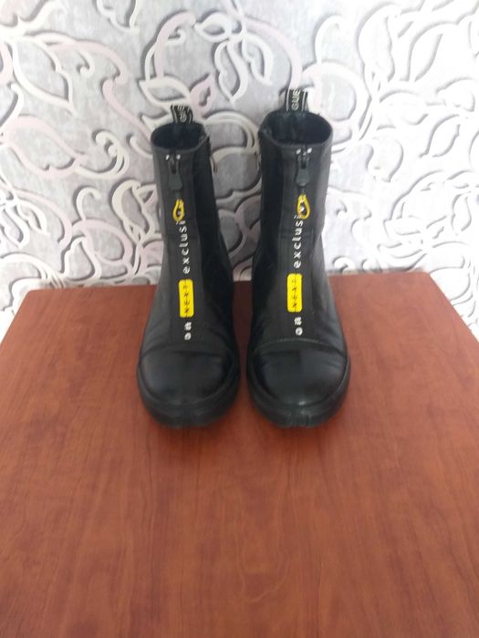 Демісезонні ботінки на дівчинку