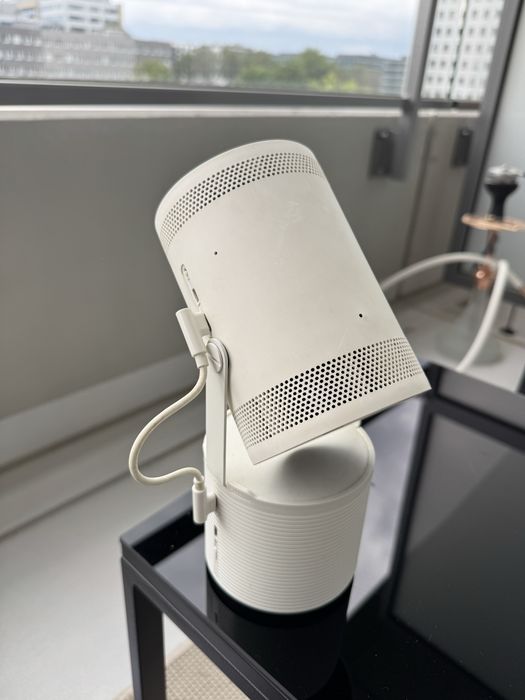 Samsung The Freestyle — портативний Smart-проєктор з акумулятором