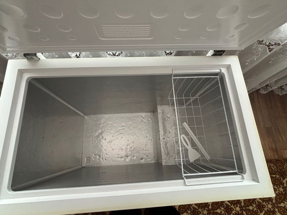 Продам морозильну камеру лапі