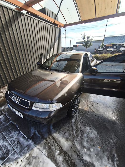 AUDI a4 b5 2.6 газ/бензин