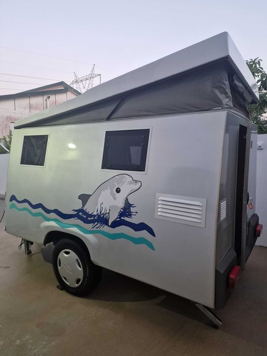 Roulote Compacta Totalmente Restaurada | Teto Elevável | Design Marítimo (< 750 kg)