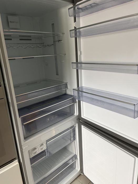 Lodówka Beko K70520NEG na części