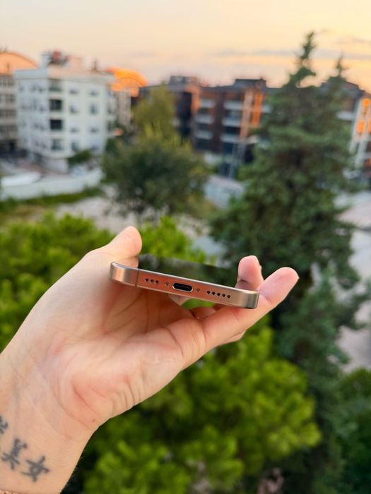IPhone 16 pro, 256gb, Desert titanium. Состояние идеальное
