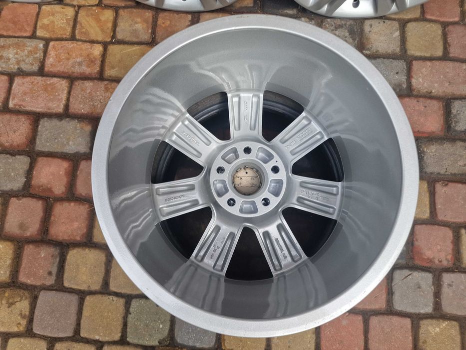 Audi A4 B8 17 Cali 5x112 7,5J ET45