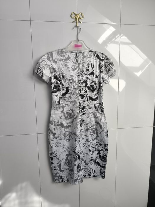 Sukienka Dalbe kwiaty elegancka 40 L