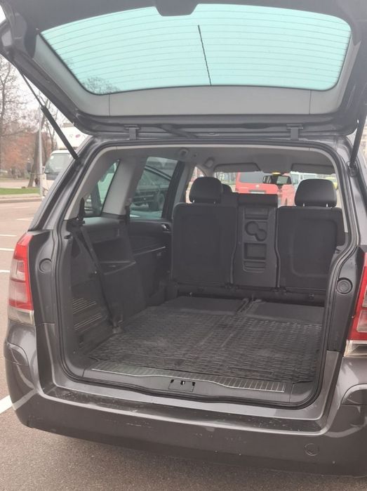 Opel Zafira b 1.9  150к.с. дизель 2010р